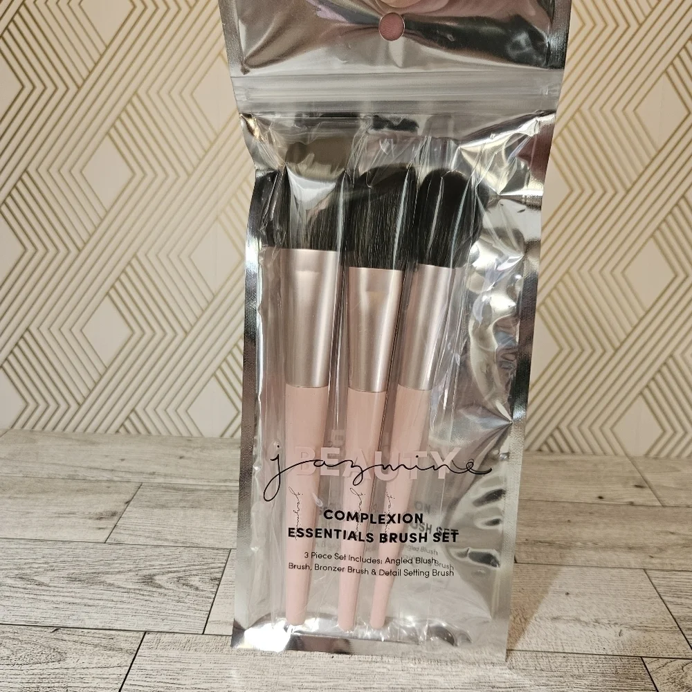Jazmine Beauty Complexion Essentials Makeup Brush 3 Piece Set New in Package